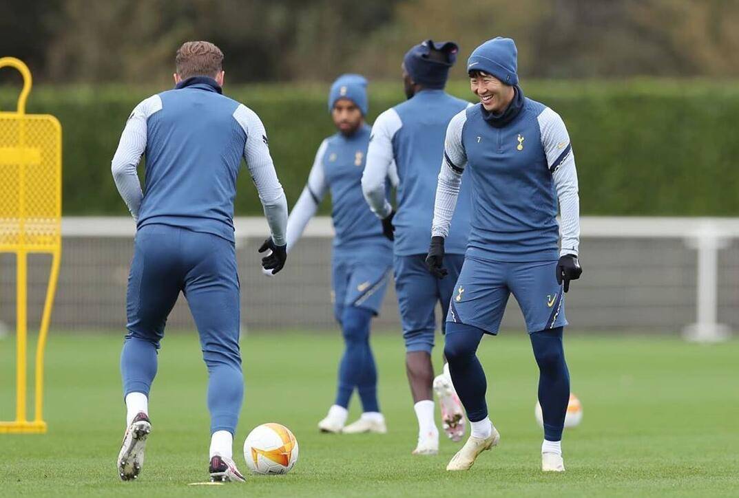 今晚上海海港备战欧联；官宣签约细节曝光；震撼外界；临场指挥获称赞 -奇异果体育