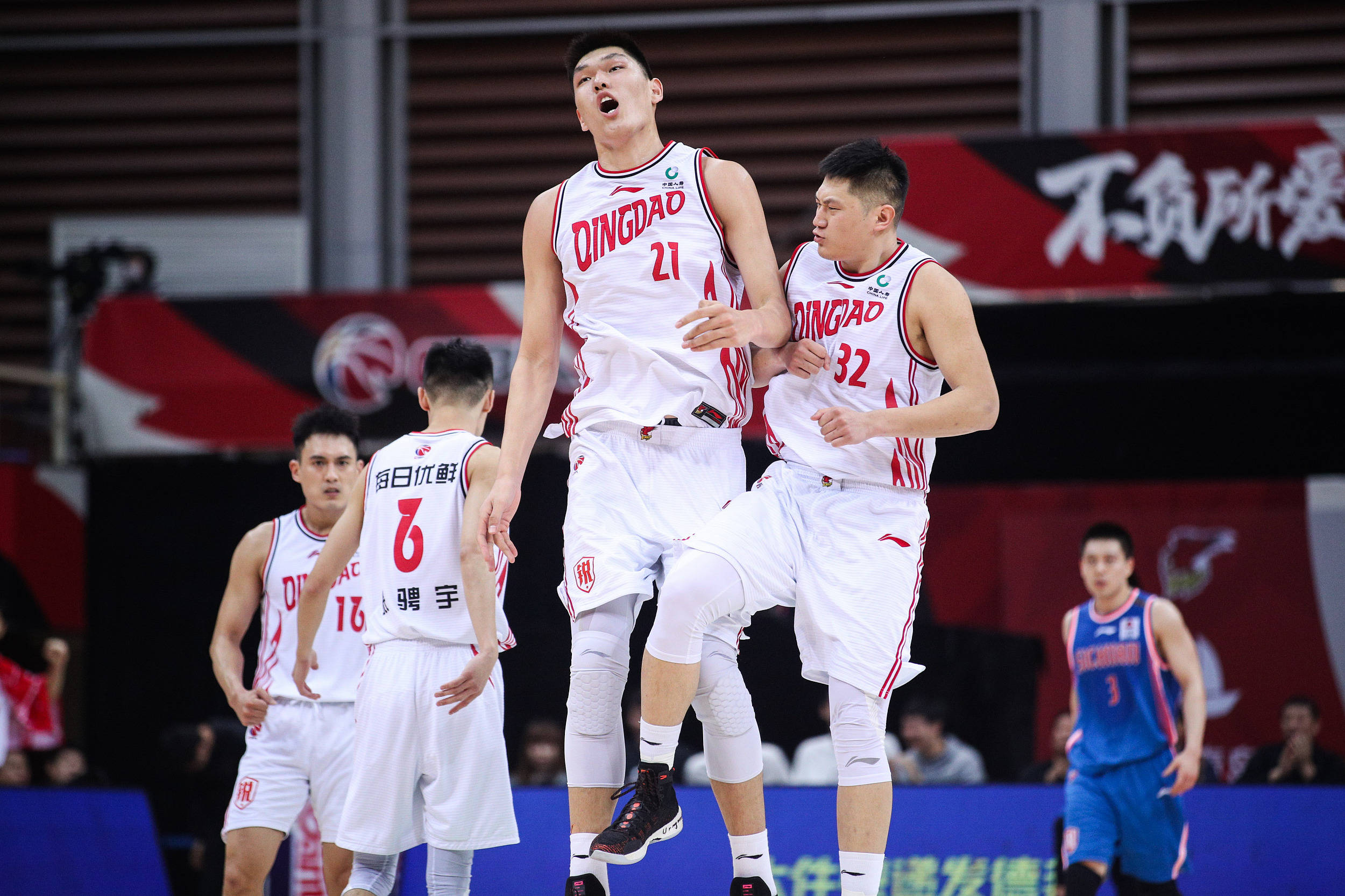 转会期深圳男篮战术微调——国王杯节点到来，态度坚定，身体对抗强度拉满 -奇异果网站